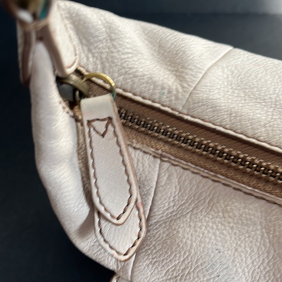 Fossil Vintage Bone Pebbled Leather Shoulder Bag